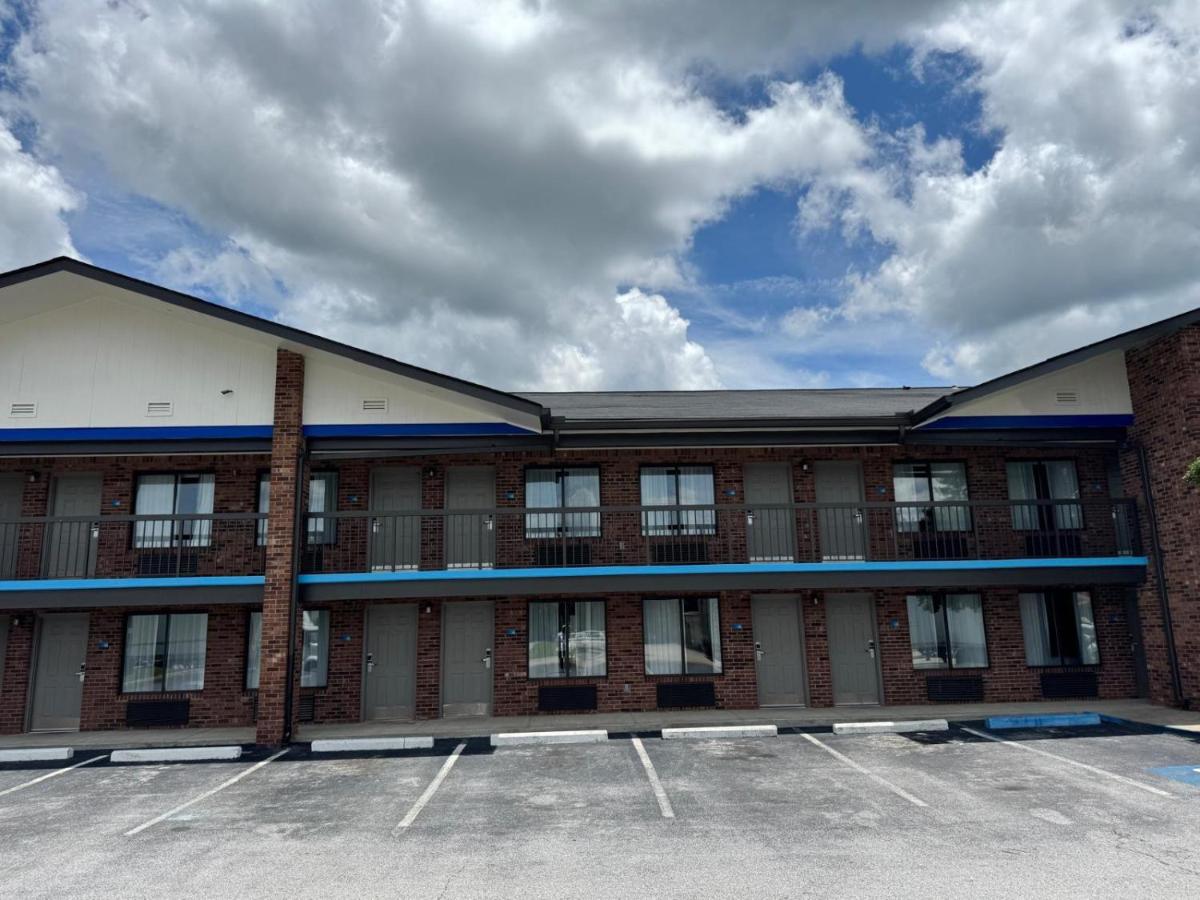 | Inn of Clanton