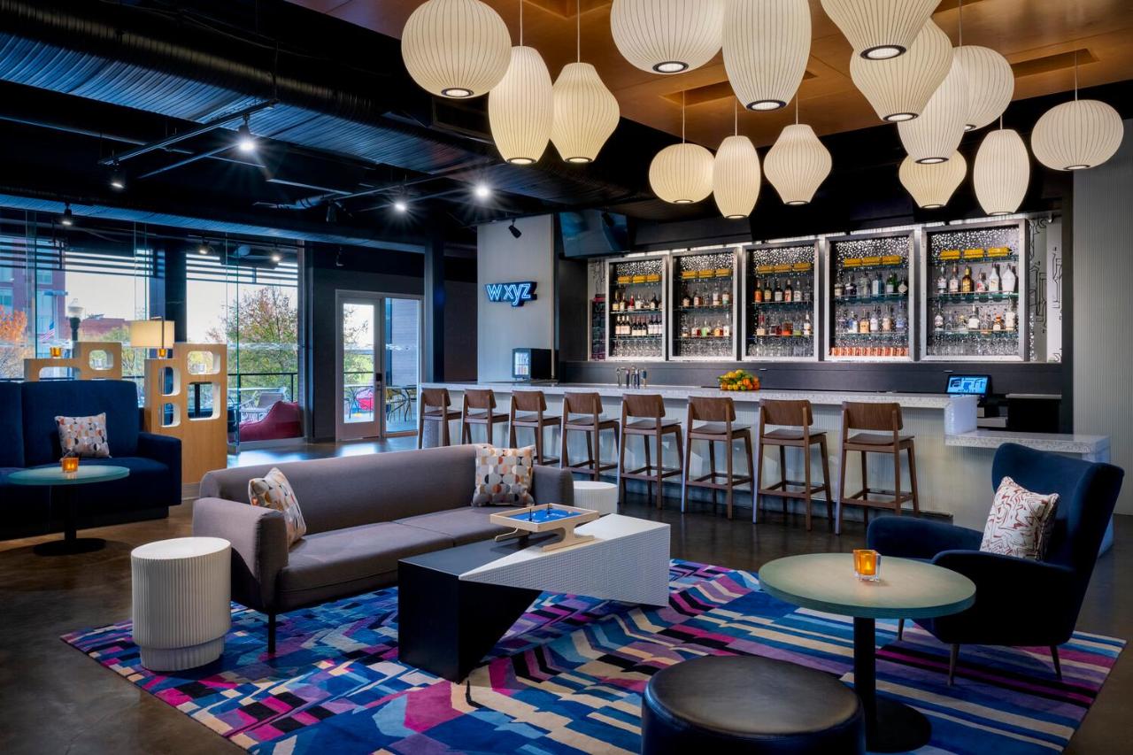 Savvy, Guest room, 1 King, City view, Corner room at Aloft by Marriott Columbia Downtown