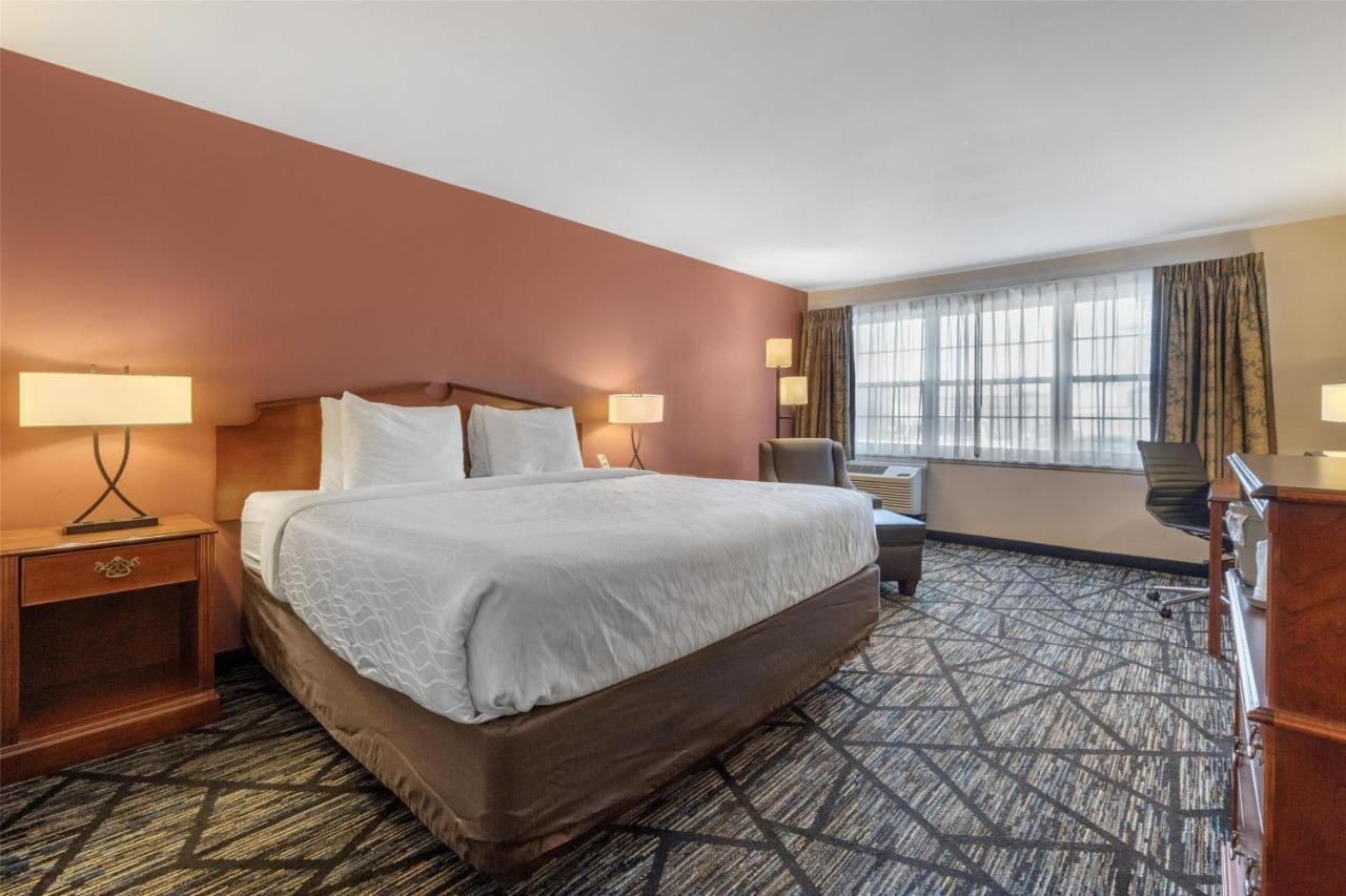 King Room - Non-Smoking at SureStay Plus Hotel by Best Western Auburn