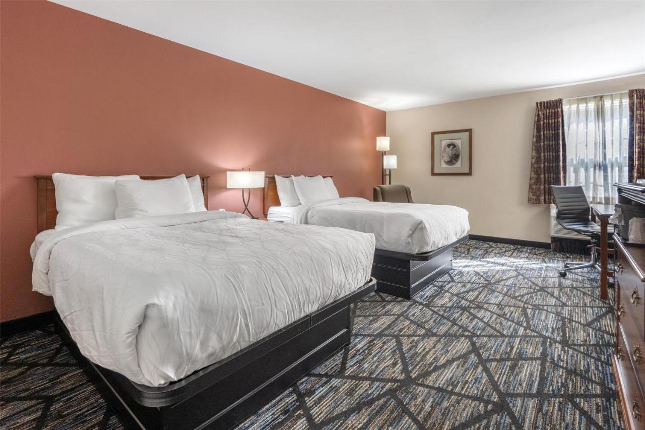 Standard Double Room with Two Double Beds at SureStay Plus Hotel by Best Western Auburn
