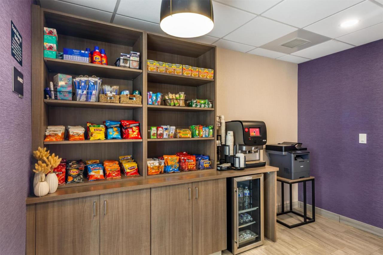  | Manchester Inn and Suites