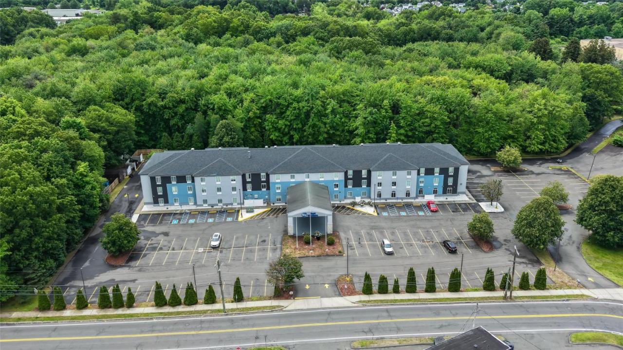  | Manchester Inn and Suites