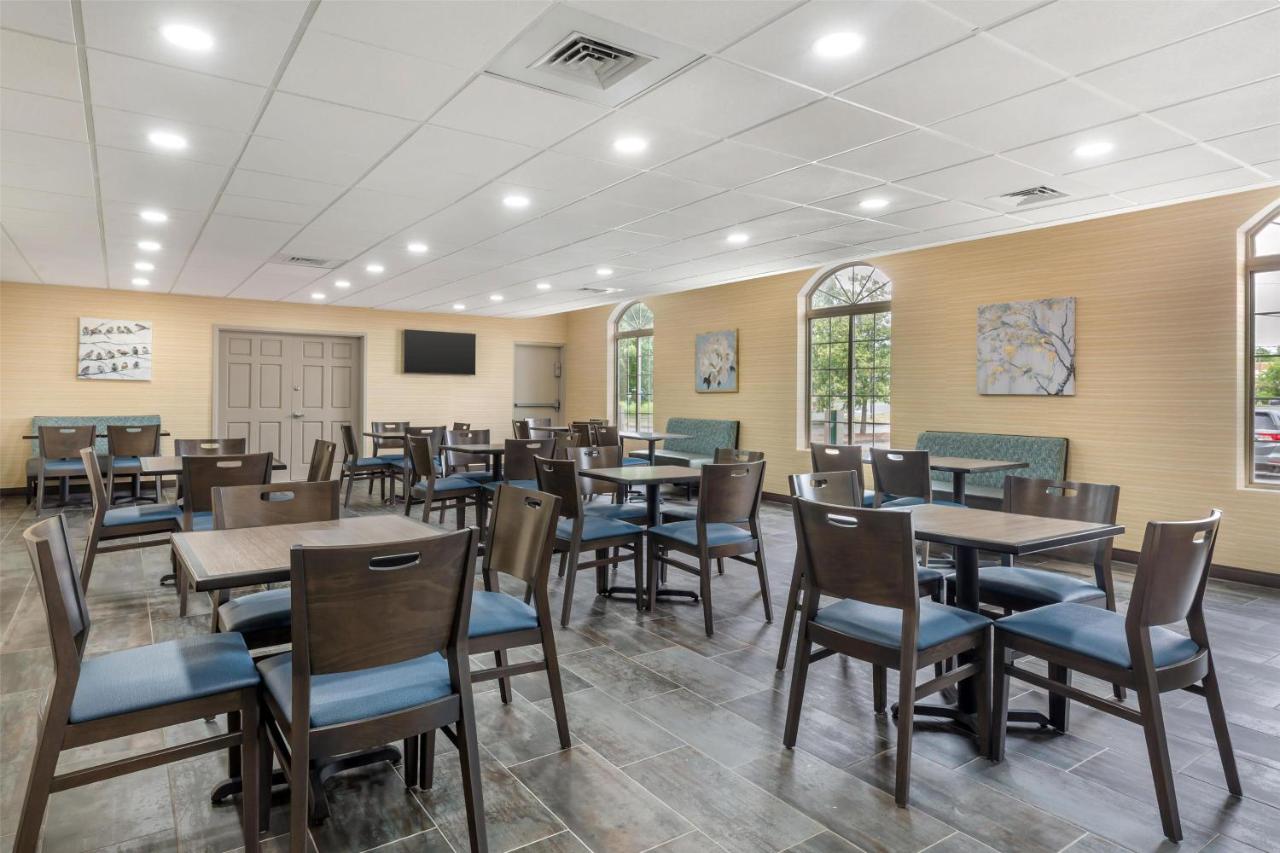  | Manchester Inn and Suites