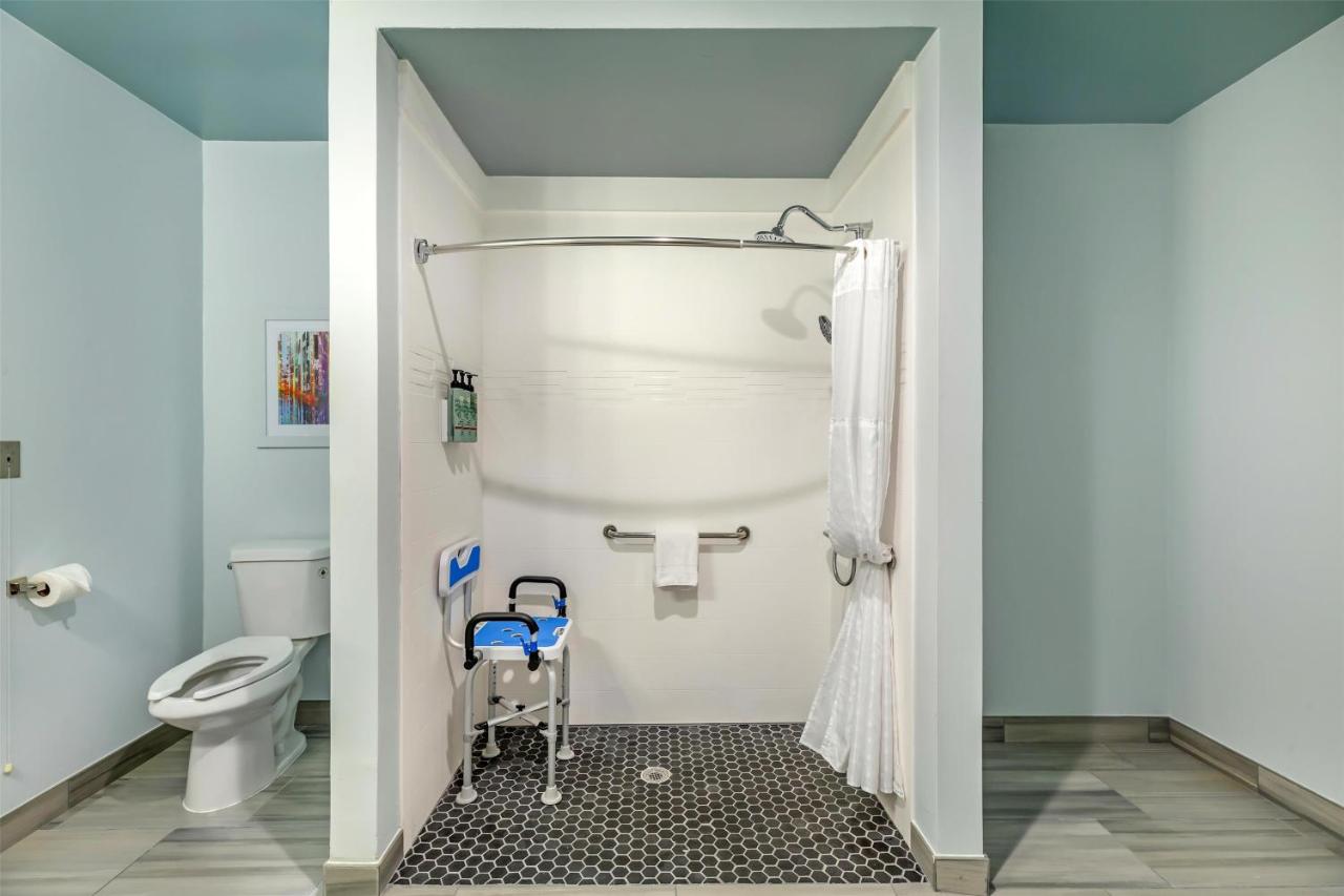  | Manchester Inn and Suites