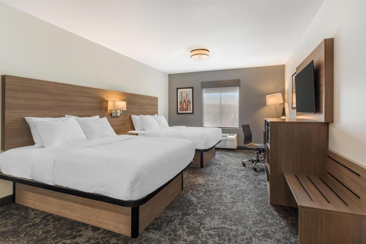  | Manchester Inn and Suites