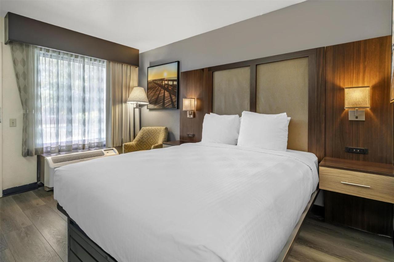 Room #2276823 at Best Western Salisbury Plaza