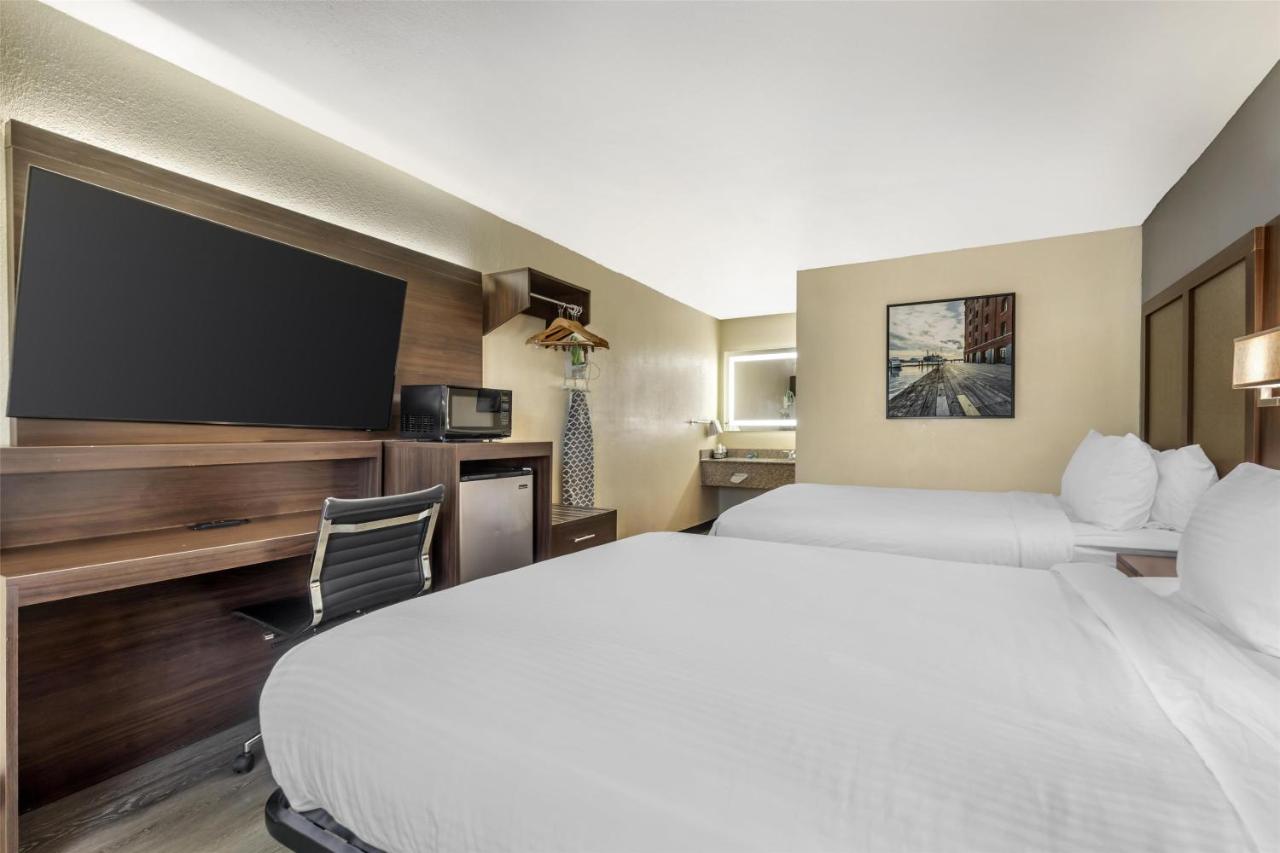 Room #2276822 at Best Western Salisbury Plaza