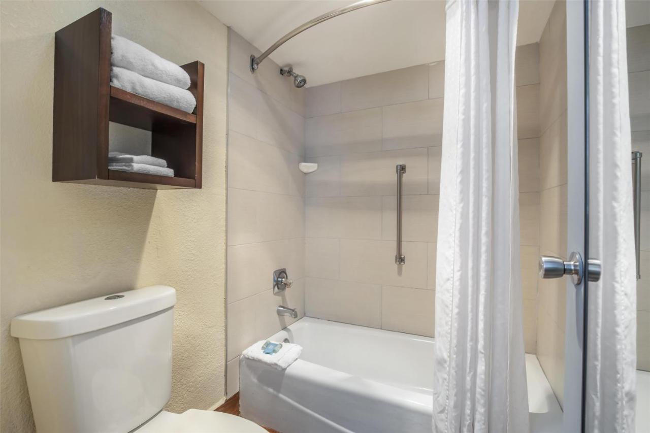 Room #2276820 at Best Western Salisbury Plaza