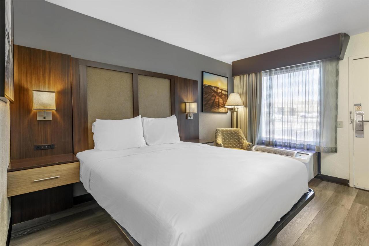 Room #2276825 at Best Western Salisbury Plaza