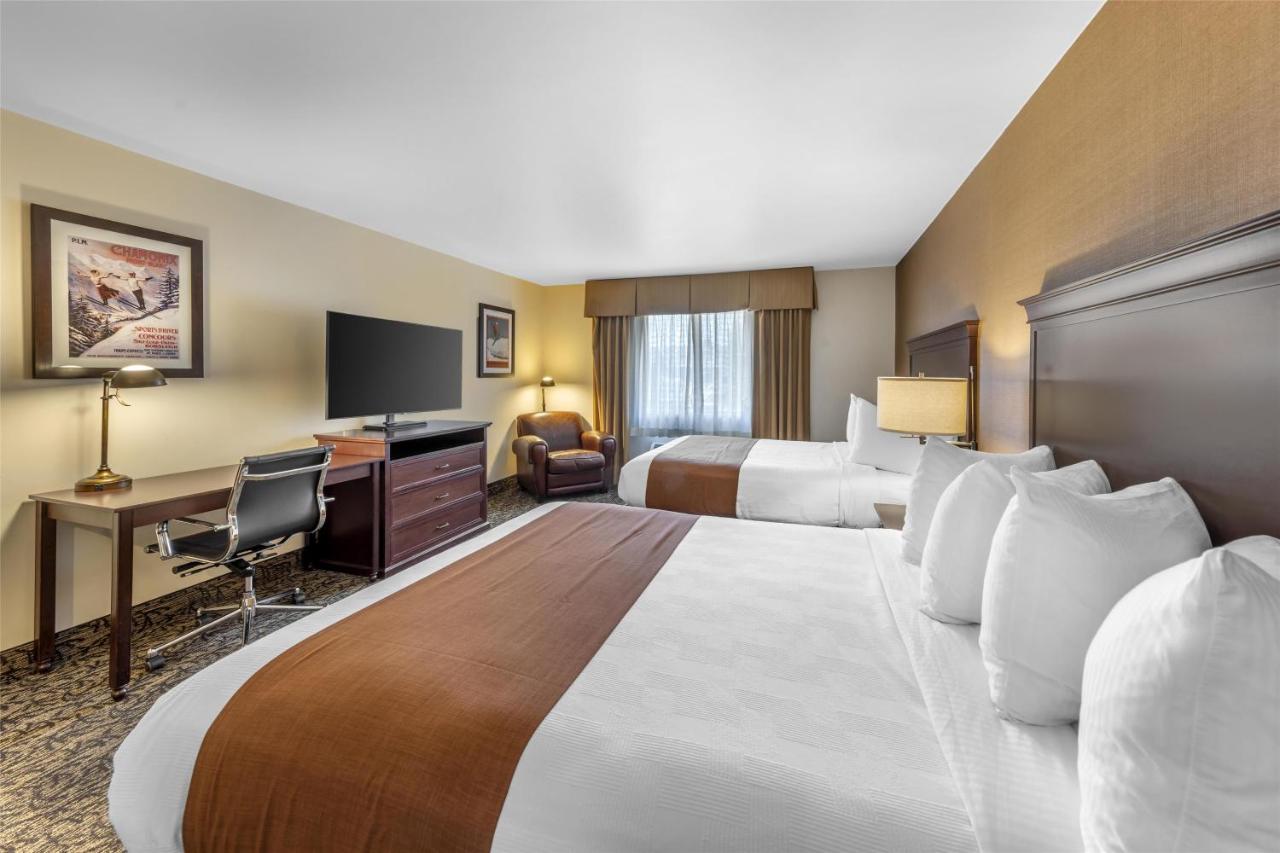 Queen Room with Two Queen Beds and Roll In Shower - Disability Access at Best Western Plus Truckee-Tahoe Hotel