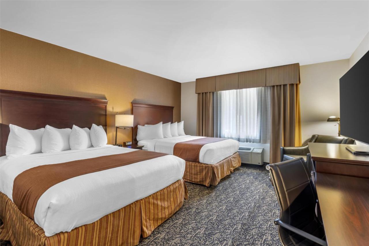 Queen Room with Two Queen Beds - Non-Smoking at Best Western Plus Truckee-Tahoe Hotel
