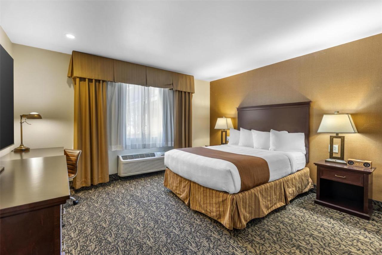 Queen Room - Disability Access Tub at Best Western Plus Truckee-Tahoe Hotel