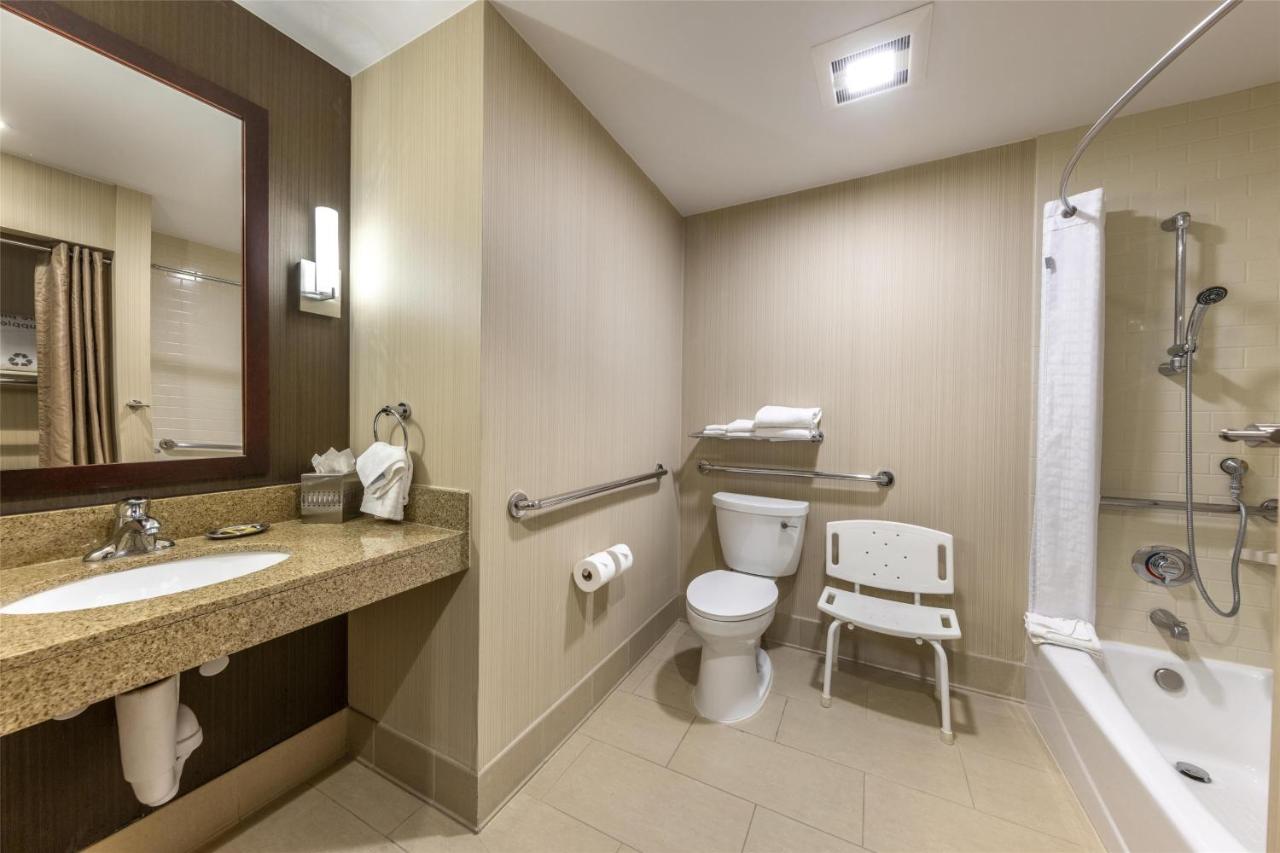 Queen Room - Disability Access Tub at Best Western Plus Truckee-Tahoe Hotel