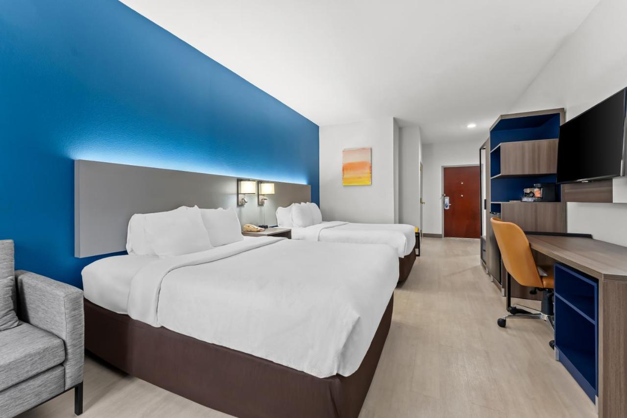 Queen Room with Two Queen Beds - Non-Smoking at Comfort Inn & Suites Perry National Fairgrounds Area