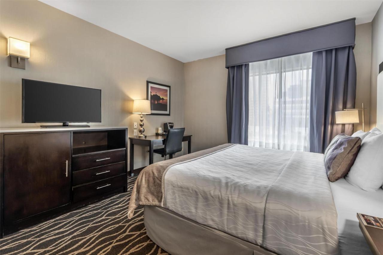 King Room at Best Western Plus Hotel At The Convention Center