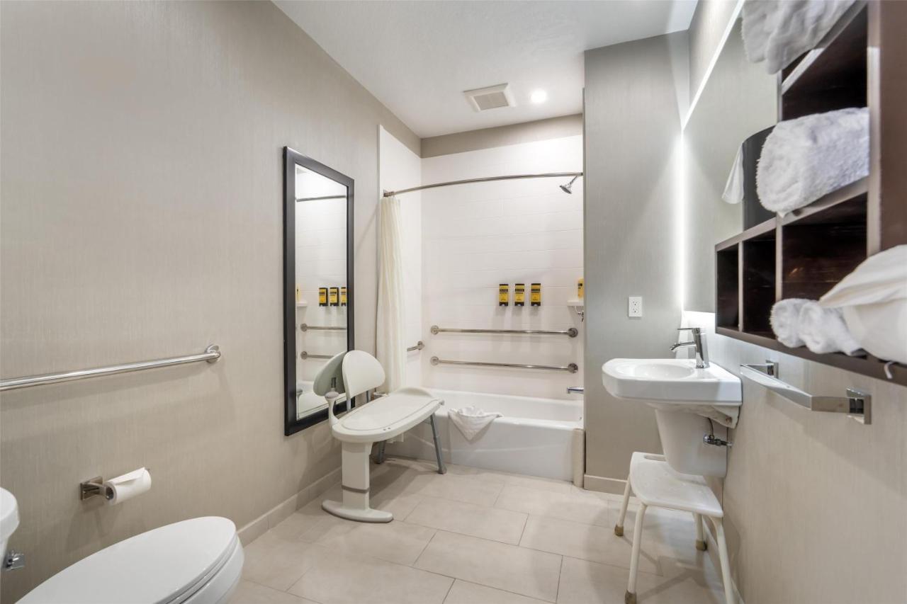 | Best Western Plus Hotel At The Convention Center