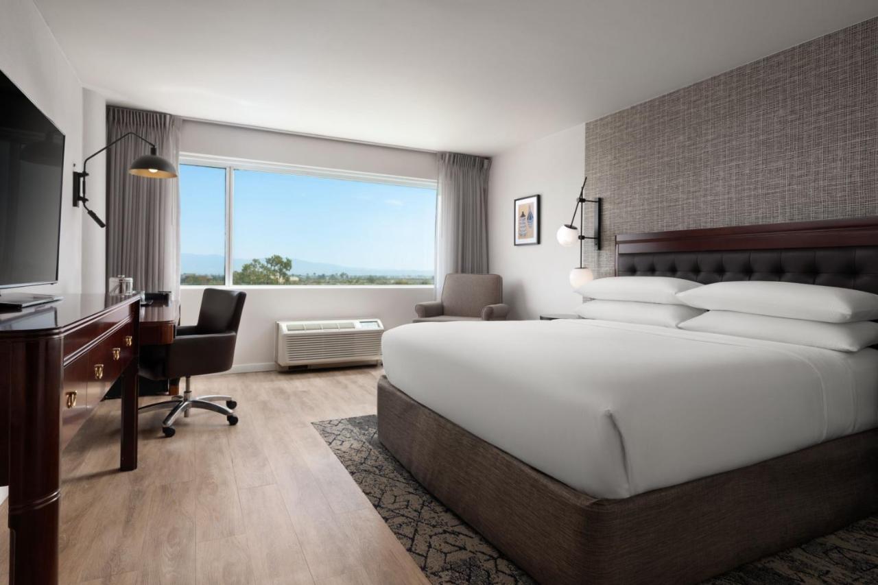 | Sheraton Ontario Airport Hotel