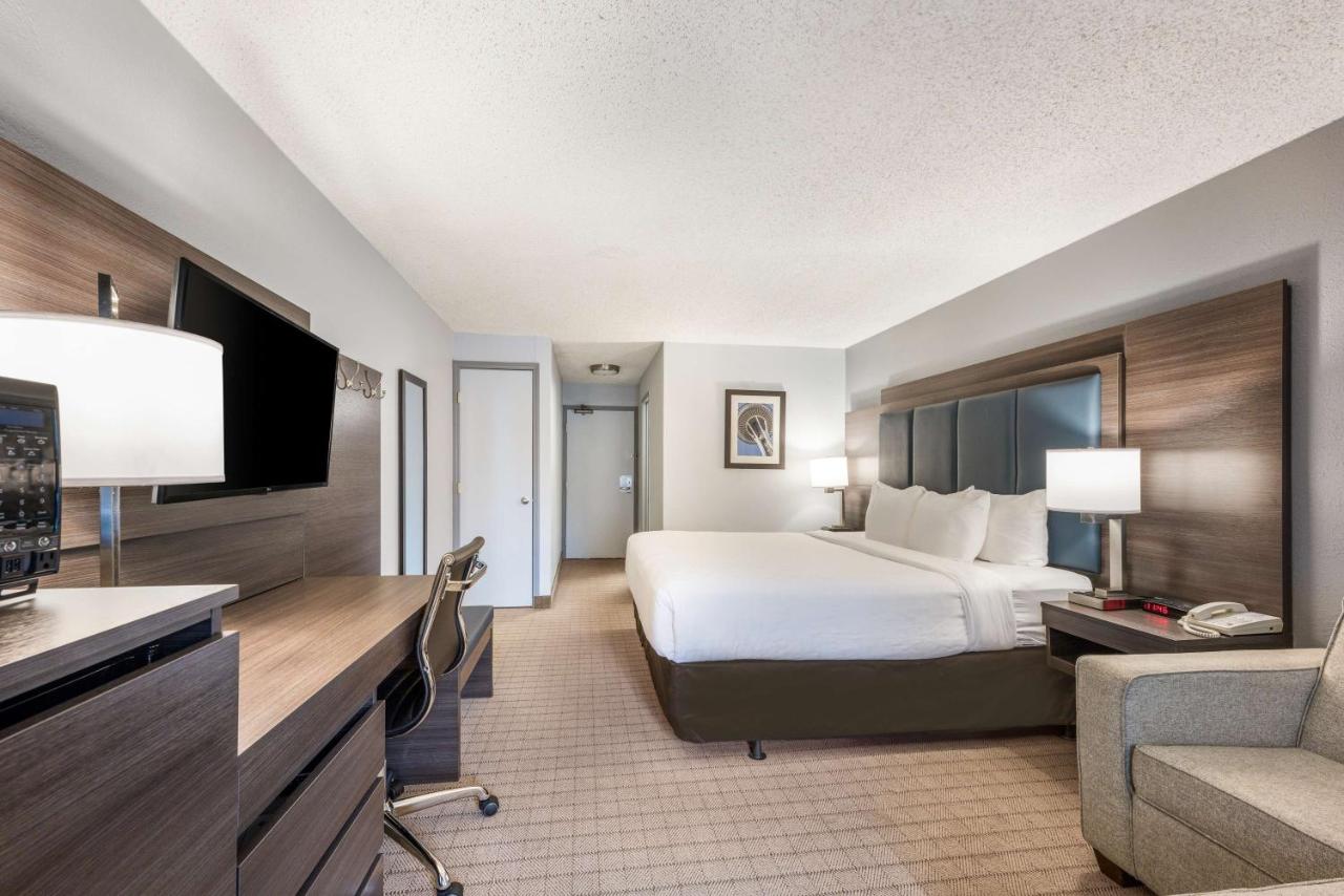 King Room with Sofabed at SureStay Hotel by Best Western SeaTac Airport North