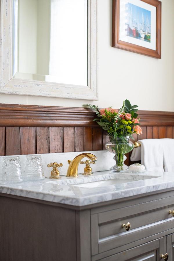 | The Mason Cottage Downtown