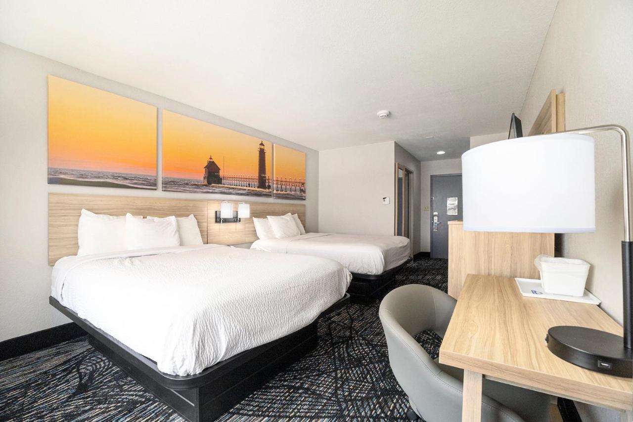 | Clarion Inn & Suites
