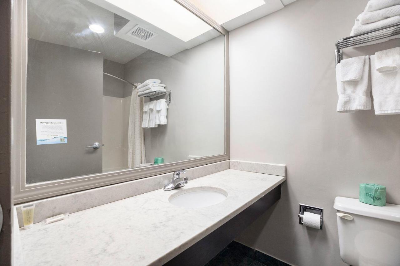 | Clarion Inn & Suites
