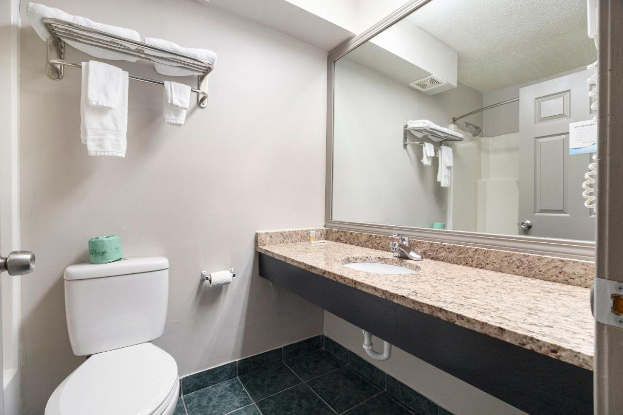 | Clarion Inn & Suites