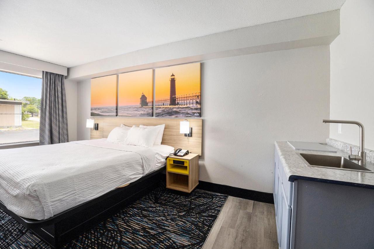 | Clarion Inn & Suites