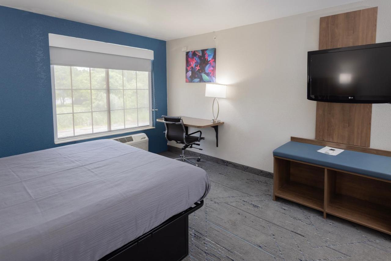 | Countryside Inn and Suites