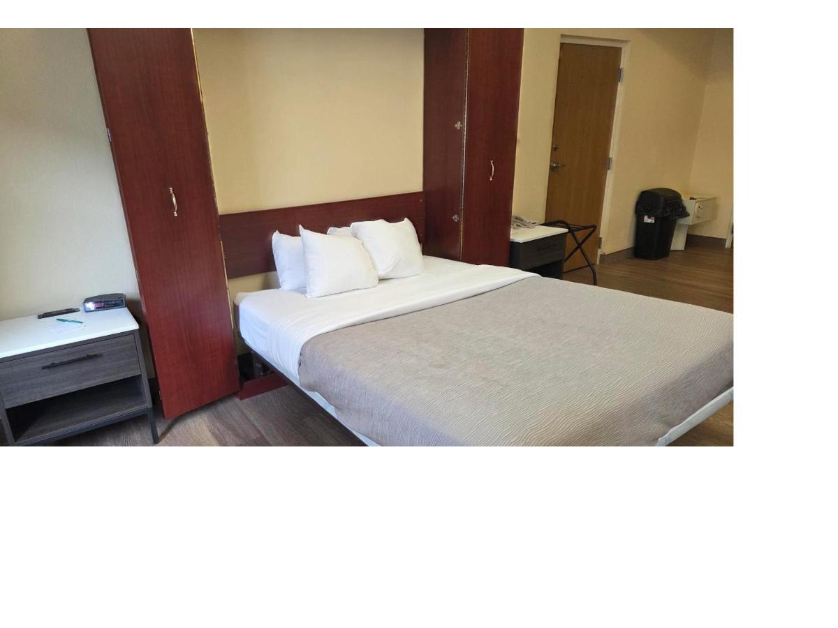 | Quality Inn & Suites Bellville - Mansfield