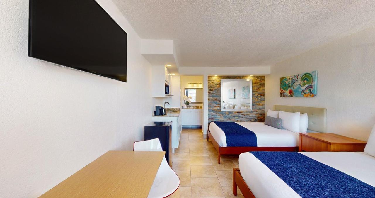Executive Queen Room with Two Queen Beds at Park Royal Orlando managed by Accor