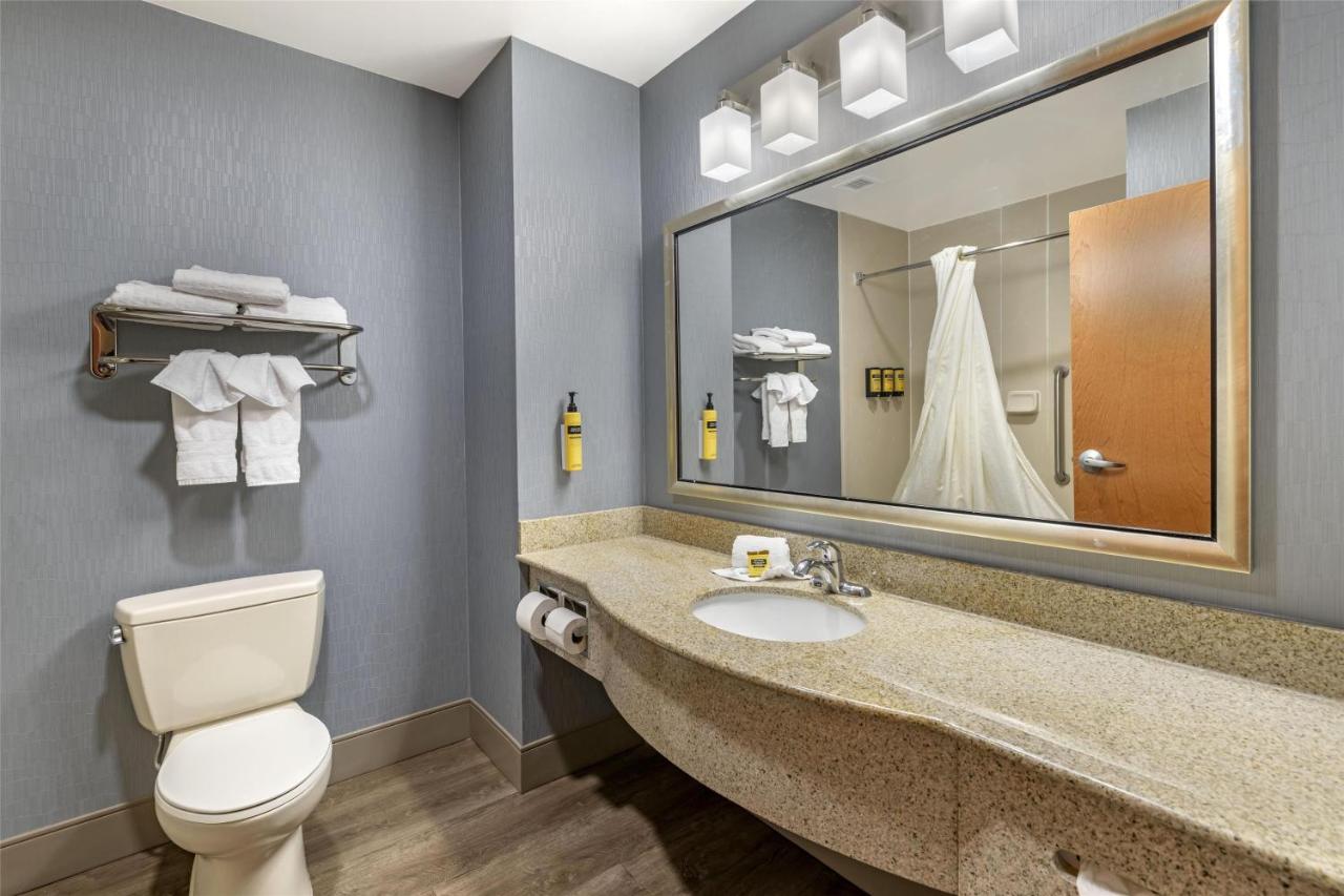 King Room with Sofabed - Non-Smoking at Best Western Plus University Inn