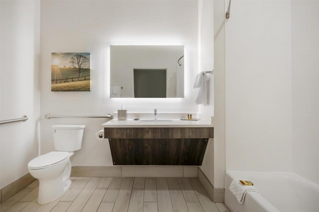  | Best Western Plus Elizabethtown Inn & Suites