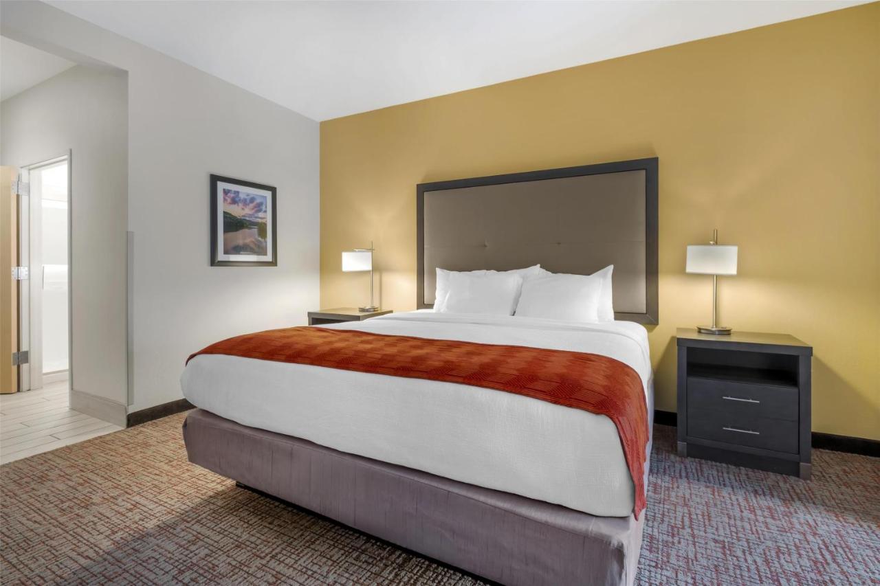  | Best Western Plus Elizabethtown Inn & Suites