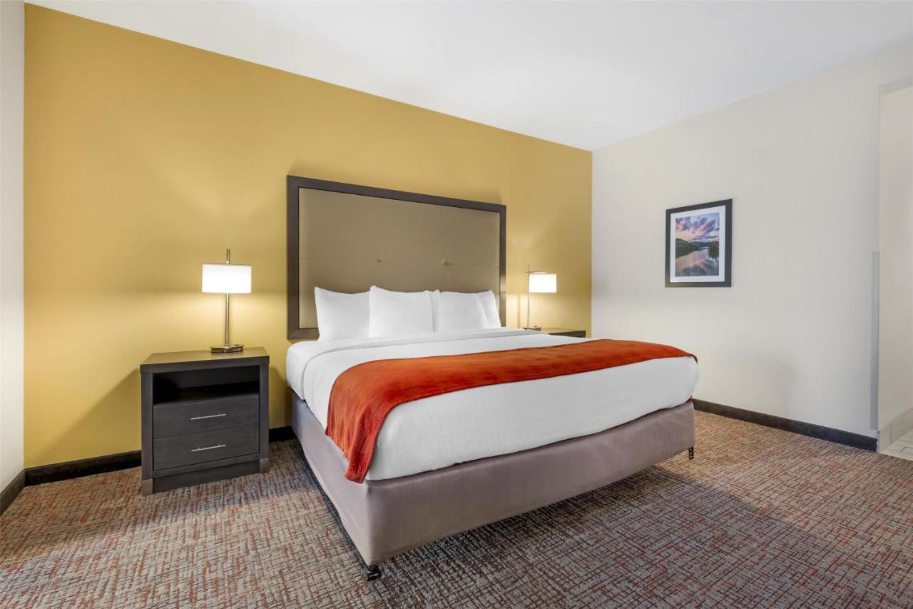  | Best Western Plus Elizabethtown Inn & Suites