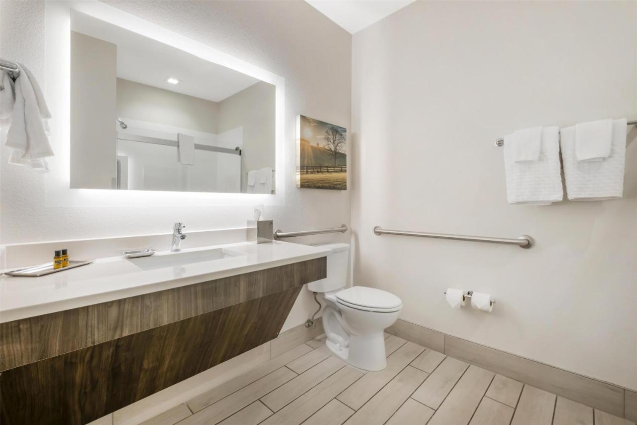  | Best Western Plus Elizabethtown Inn & Suites