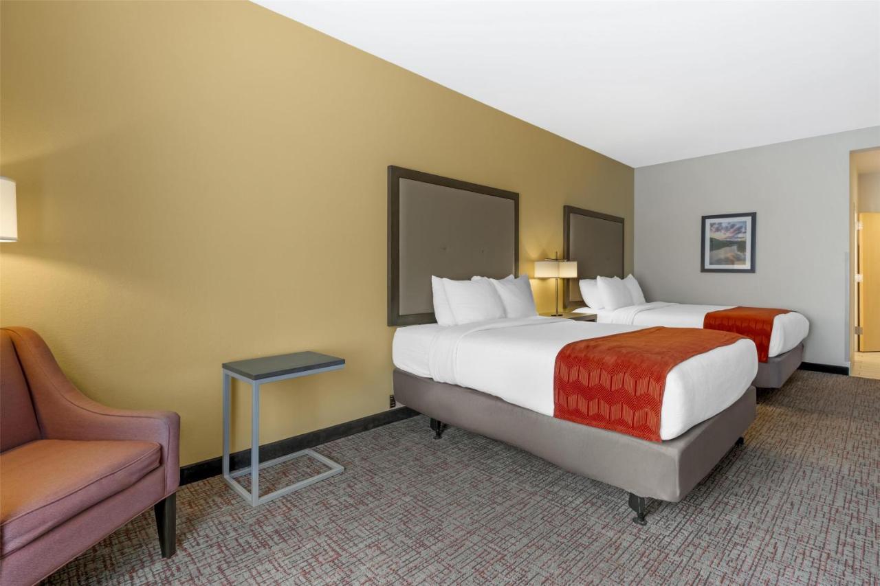  | Best Western Plus Elizabethtown Inn & Suites