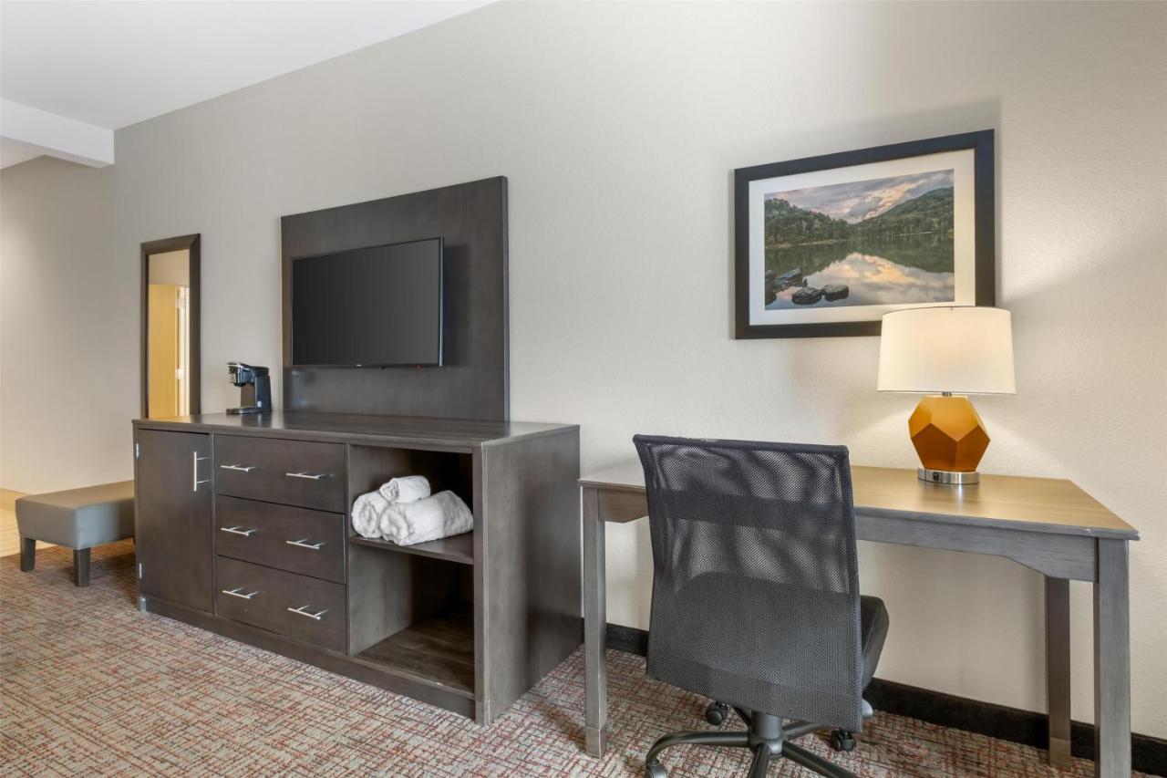  | Best Western Plus Elizabethtown Inn & Suites