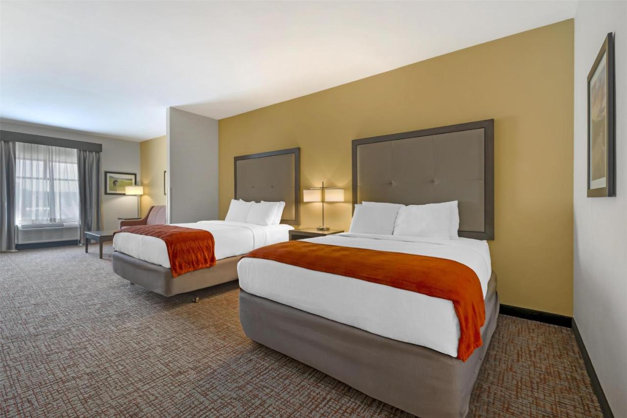 | Best Western Plus Elizabethtown Inn & Suites