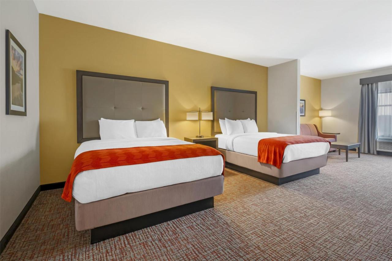  | Best Western Plus Elizabethtown Inn & Suites