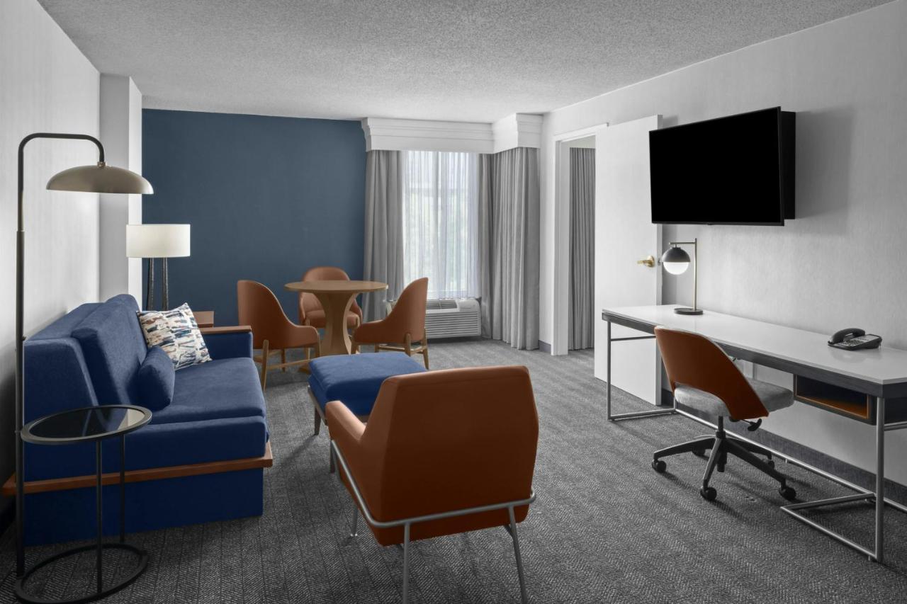 | Courtyard by Marriott Atlanta Buckhead