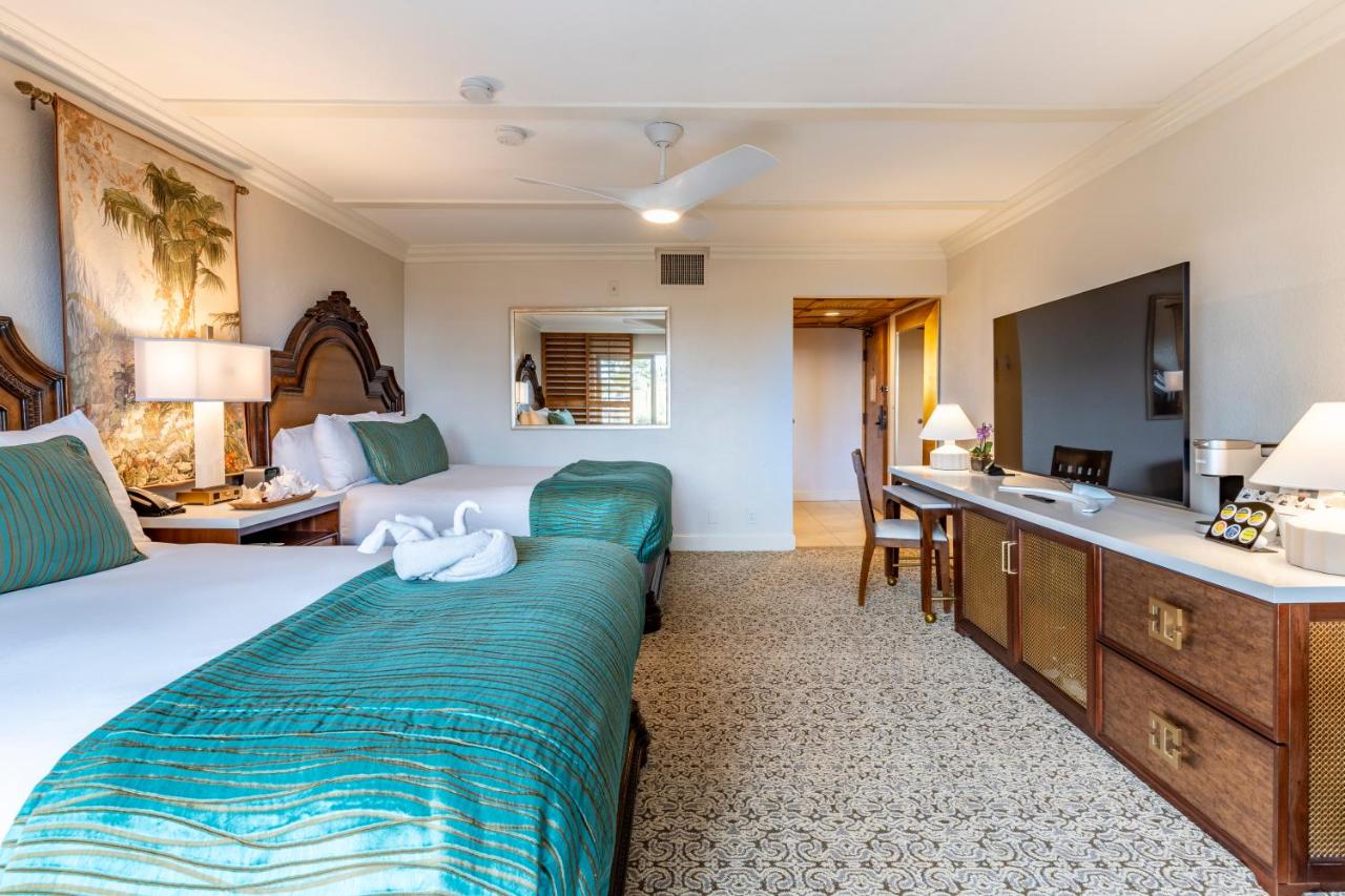 Deluxe Queen Room with Two Queen Beds at Pacific Terrace Hotel