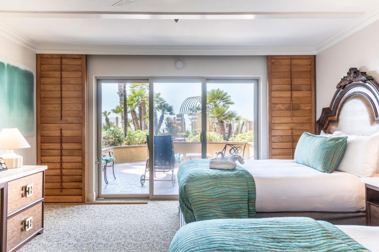 Deluxe Queen Room with Two Queen Beds at Pacific Terrace Hotel