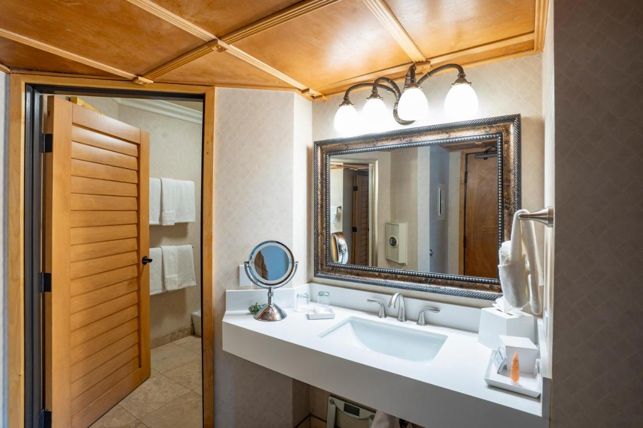 Double Room - Disability Access at Pacific Terrace Hotel