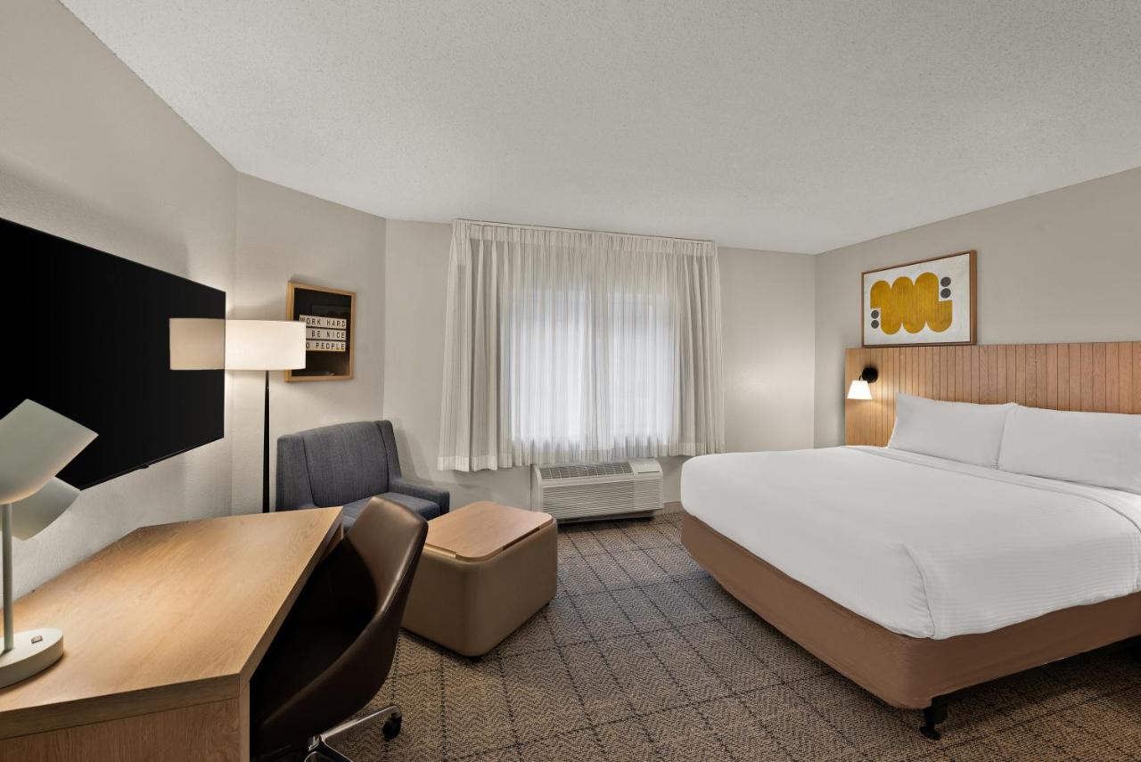 | Sonesta Simply Suites Birmingham Hoover