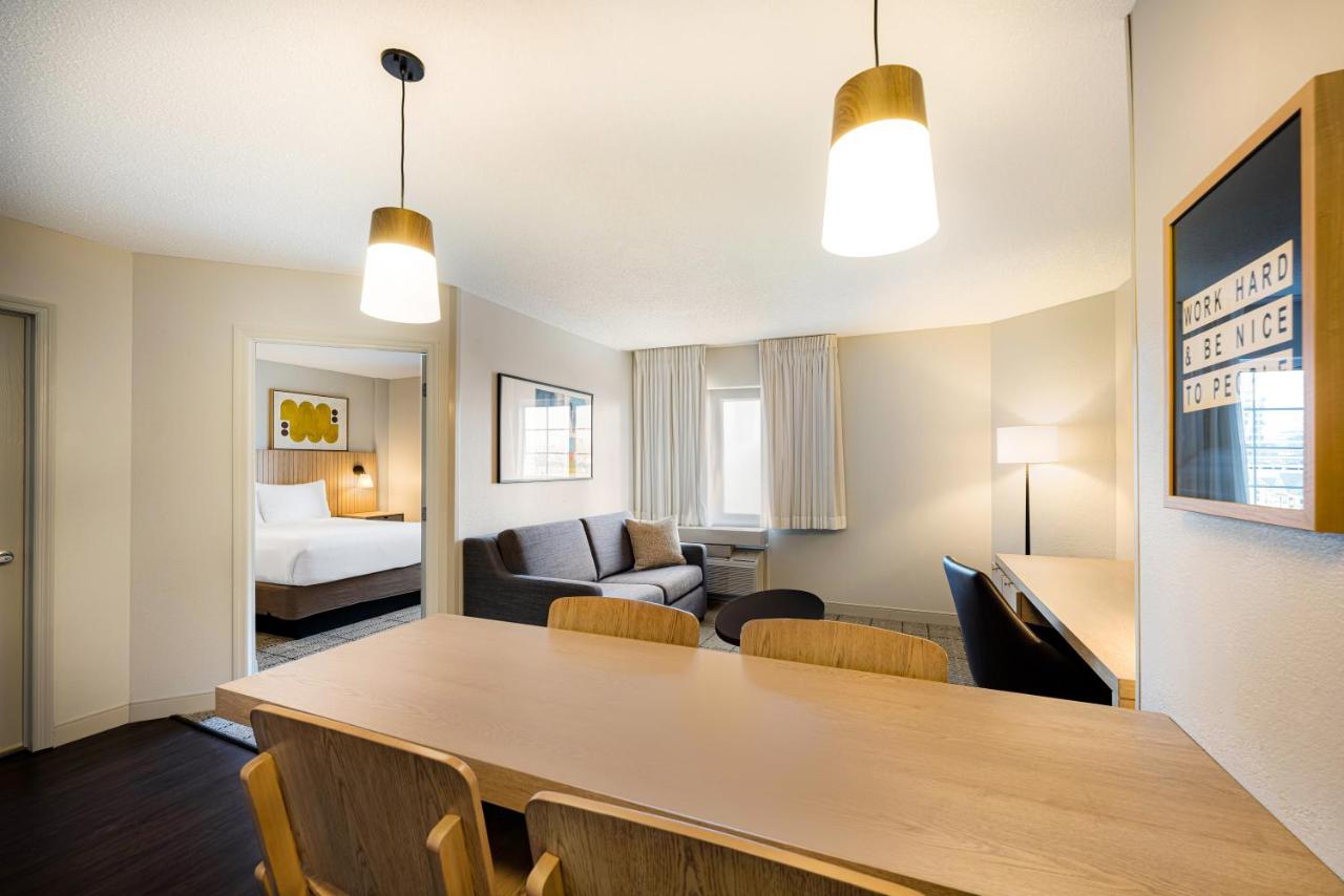 Suite at Sonesta Simply Suites Birmingham Hoover
