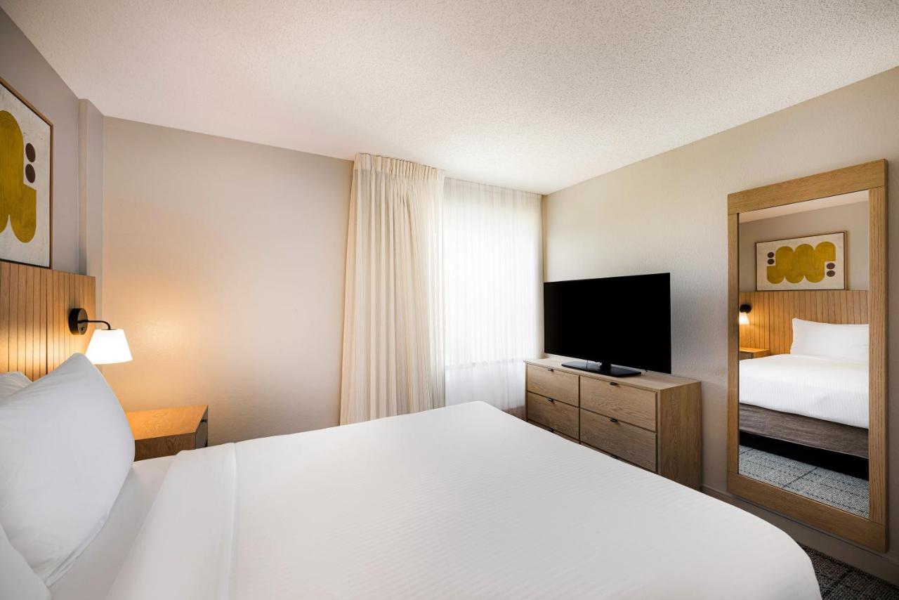 | Sonesta Simply Suites Birmingham Hoover