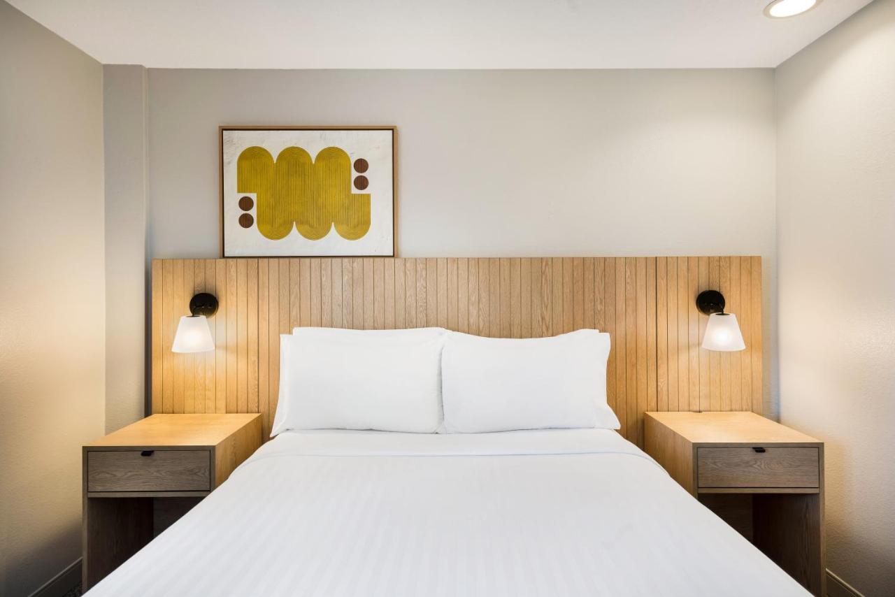 | Sonesta Simply Suites Birmingham Hoover