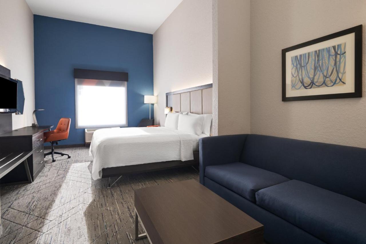 | Holiday Inn Express St. Petersburg North / I-275, an IHG Hotel