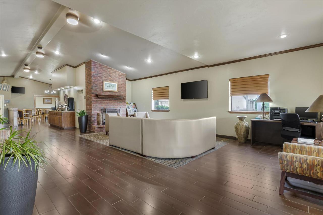 | Best Western TimberRidge Inn