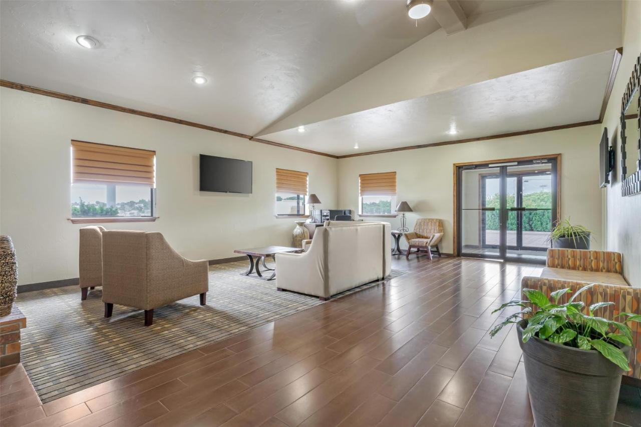 | Best Western TimberRidge Inn